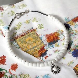 5 For $25💫Santa Fe White Beaded Bracelet